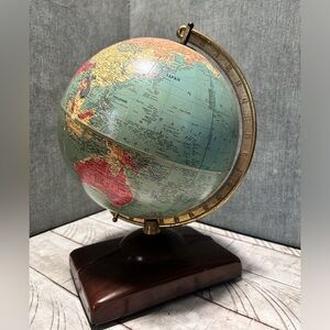 Vintage Style‎ Globe with metal base